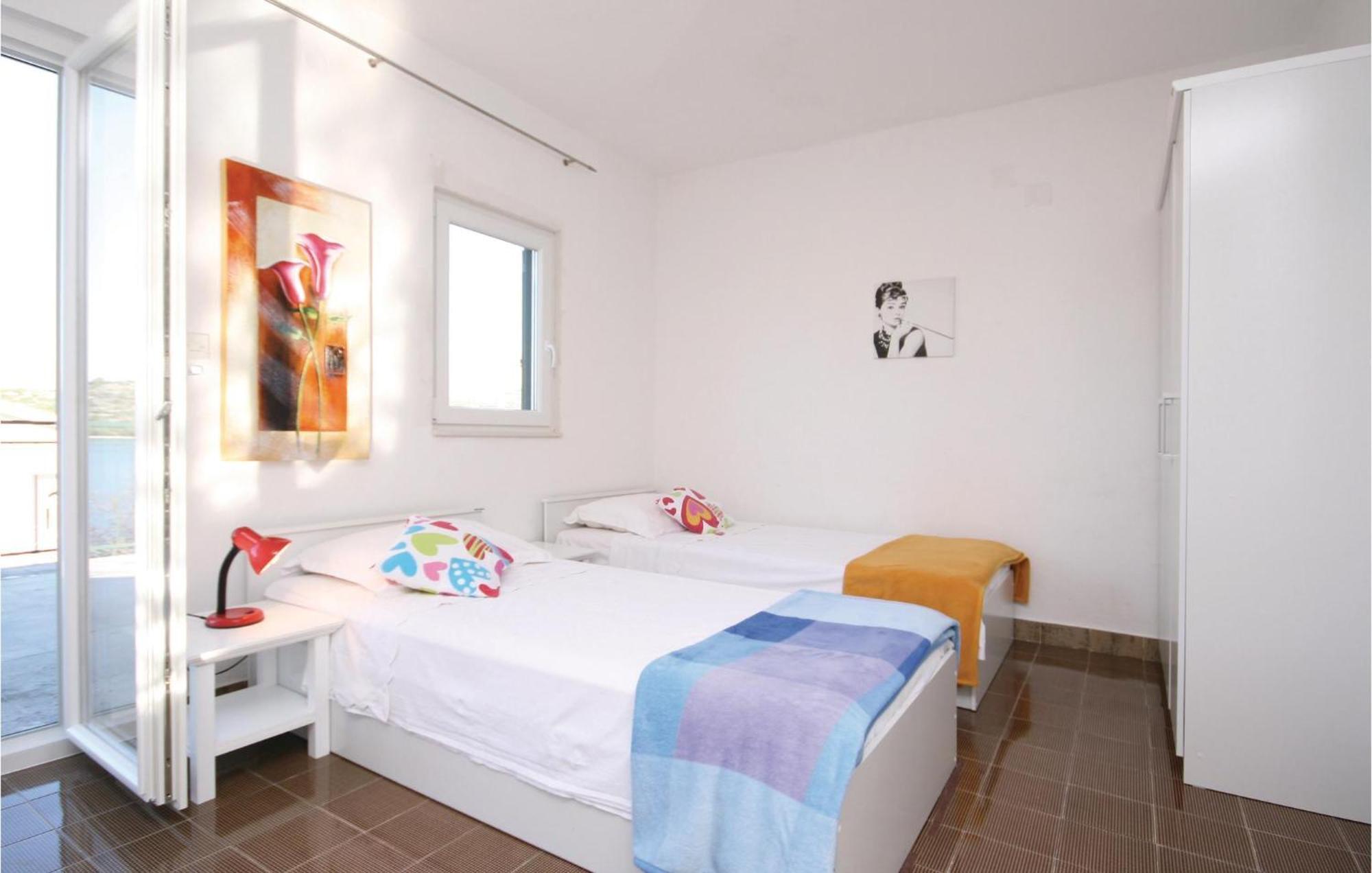 2 Bedroom Beautiful Home In Sparadici Grebaštica Eksteriør bilde